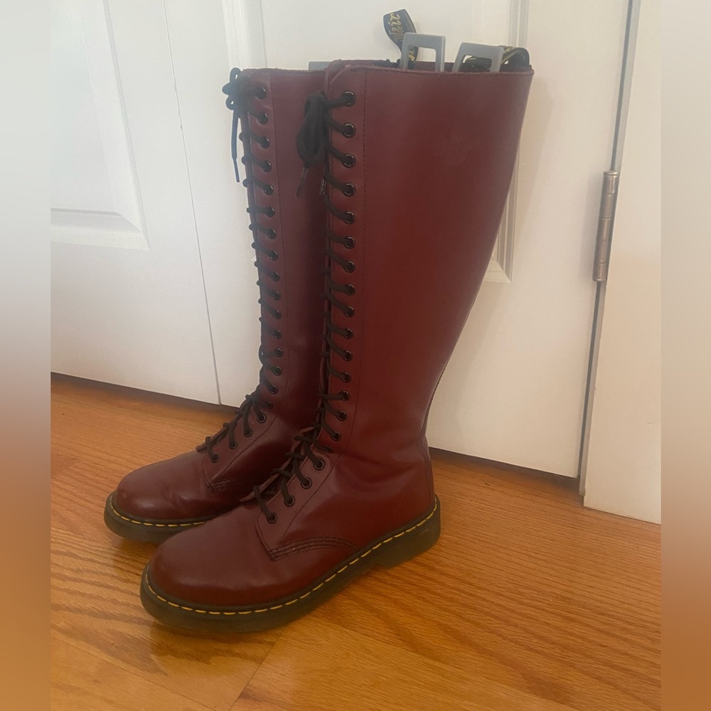 Doc Marten’s Cherry red Tall leather boots US size9L UK size7 EU size41